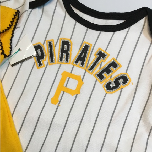 New Pittsburg Pirates Onesees. Size 6-9 months. - Picture 3 of 6